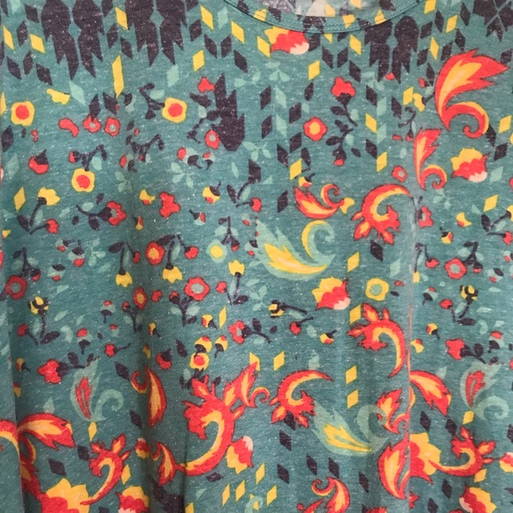 NEW W/ TAGS, LuLaRoe blue patterned Perfect T, XL - Picture 2 of 3